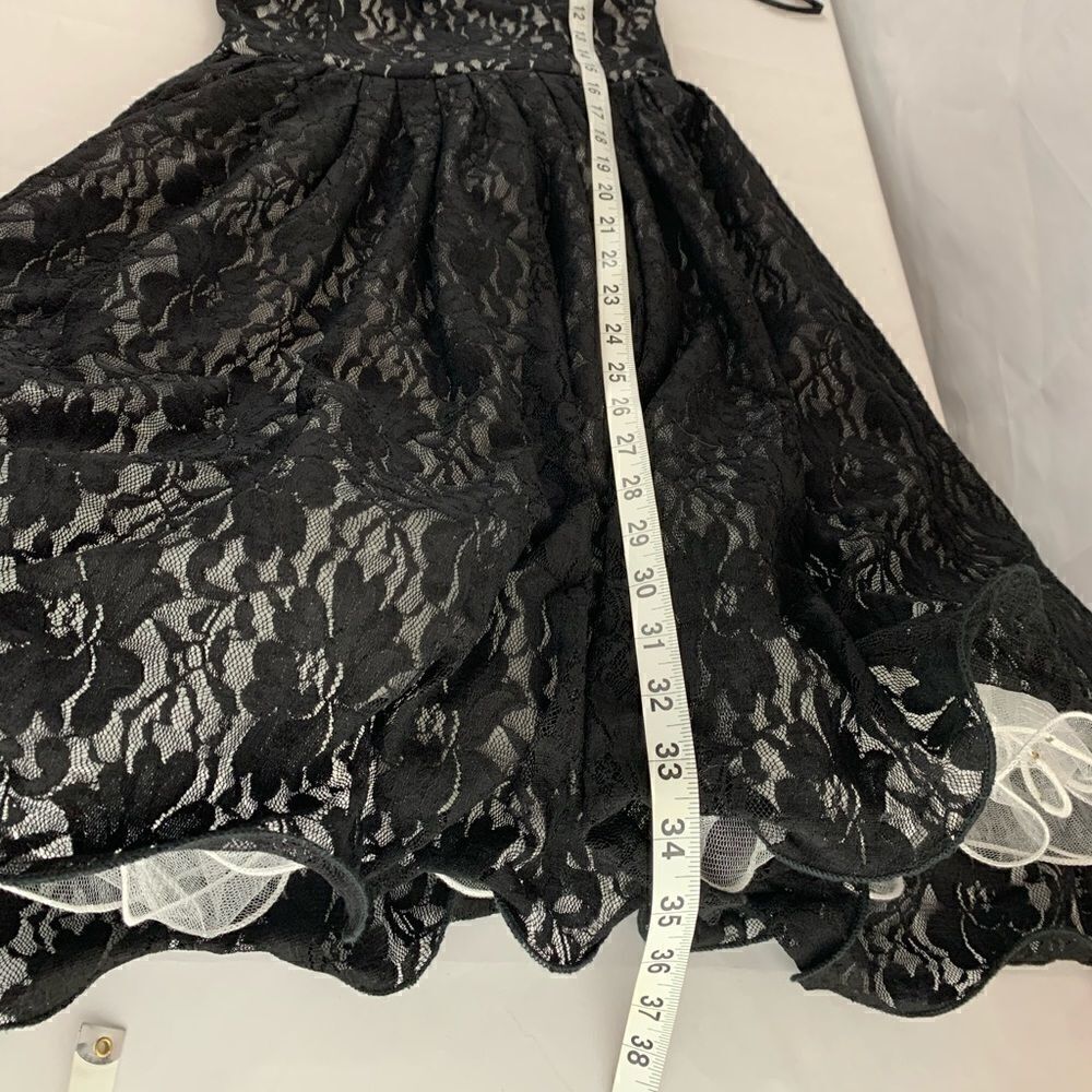 Chi chi London Black lace dress sz 4 - Picture 8 of 12